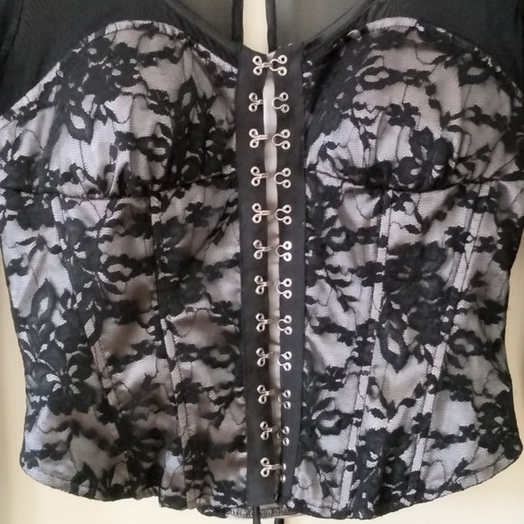 Aggie Black Lace Hook and Eye Corset Bustier top with mesh sleeves - Picture 4 of 13